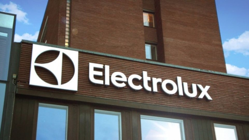lò nướng Electrolux EOT30MXC 1