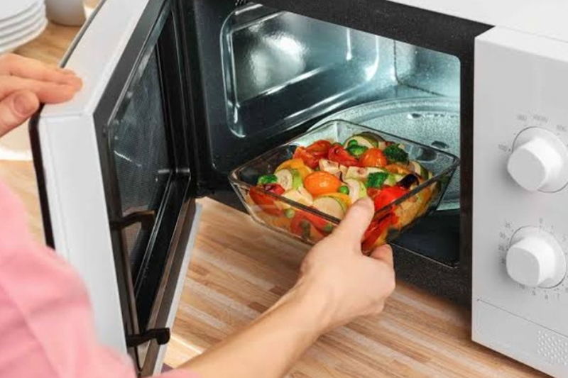 Lò vi sóng có làm chín thức ăn không 10