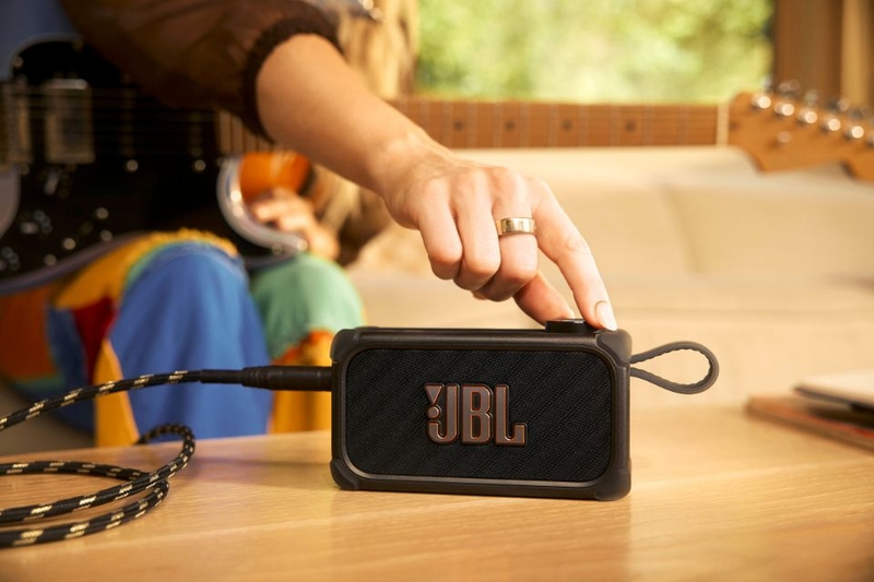 Loa Bluetooth JBL BandBox Solo - Âm thanh JBL mạnh mẽ, rõ nét trong từng chi tiết