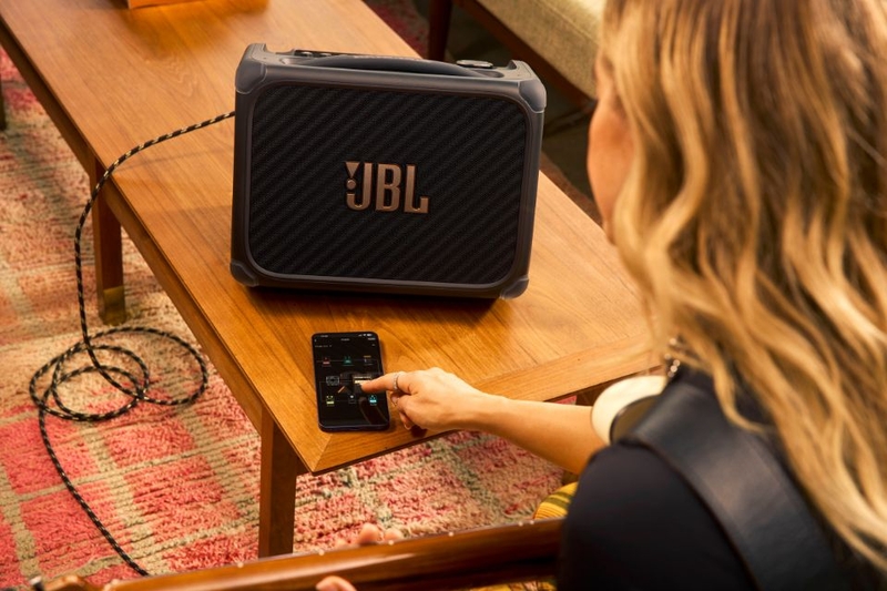 Loa Bluetooth JBL BandBox Trio - Điều khiển toàn diện qua ứng dụng JBL One