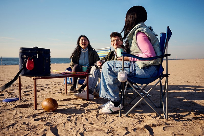 Loa Bluetooth JBL Clip 5 pin dài lâu, phát nhạc tới 12 giờ liên tục