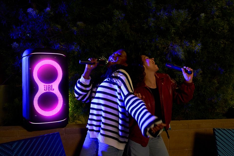 Loa Bluetooth JBL Partybox 520 thời lượng pin lên đến 15 giờ