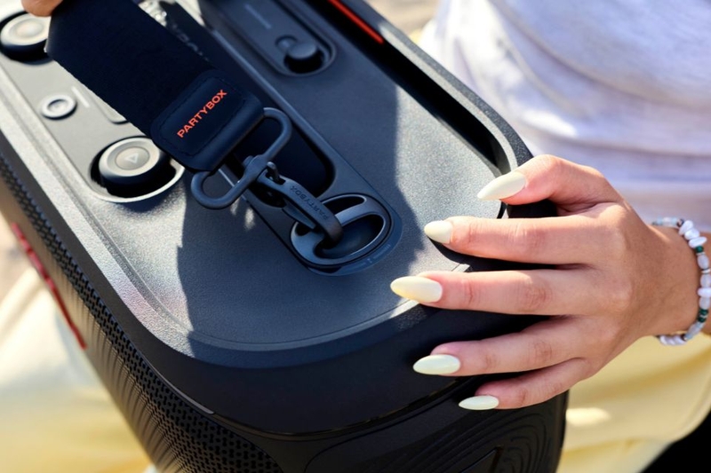 loa-bluetooth-jbl-partybox-on-the-go-2-5.jpg