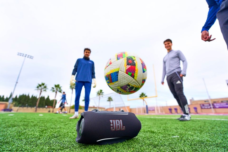 loa-bluetooth-jbl-xtreme-5-6.jpg