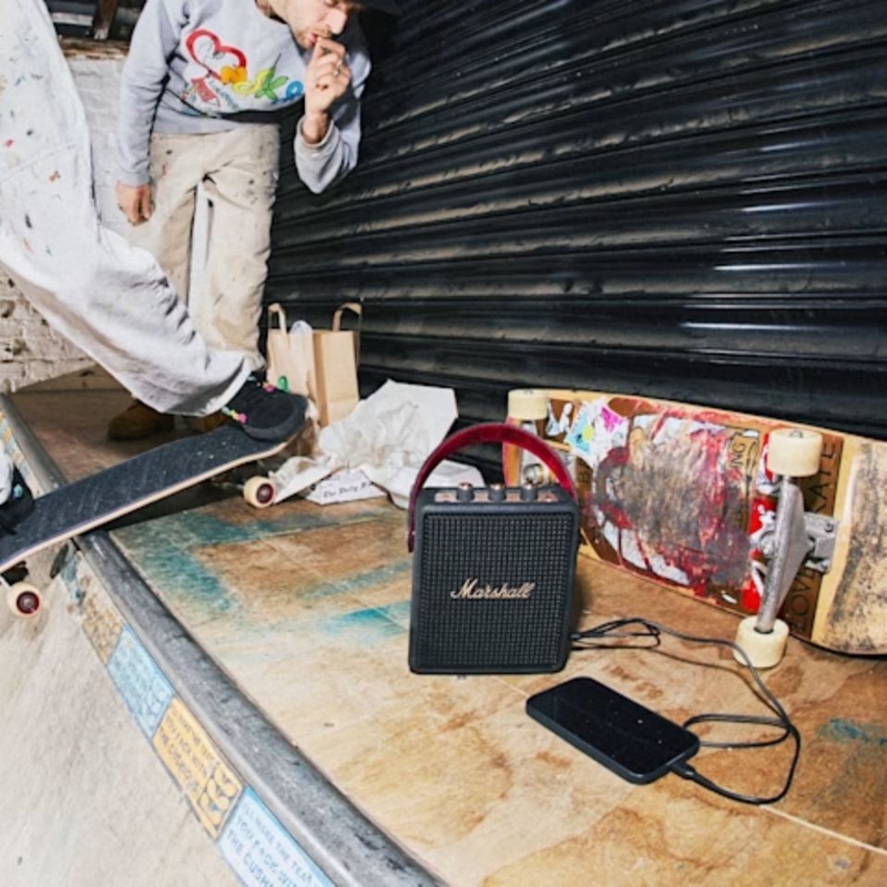 loa-bluetooth-marshall-stockwell-iii-6.jpg