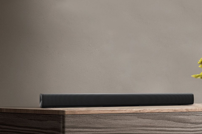 Bốn mẫu soundbar trải từ cấu hình 2.0 gọn nhẹ đến hệ thống 3.1.2 kênh dành cho nhu cầu xem phim