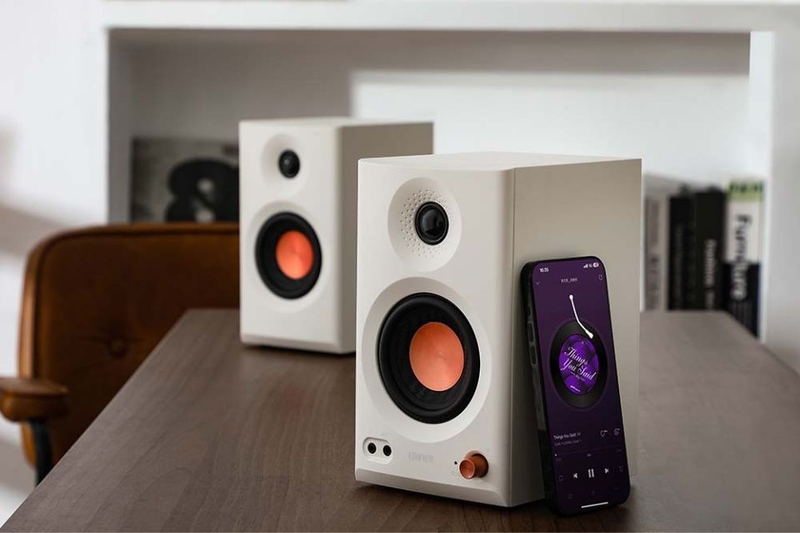 Loa dàn 2.0 Edifier MR3 điều chỉnh được qua núm vặn và ứng dụng ConneX