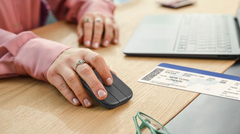 logitech-mobi-fold-ra-mat-208053-7.jpg