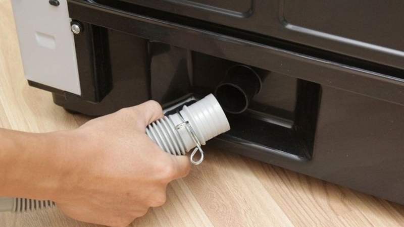 Ống xả nước sai quy chuẩn