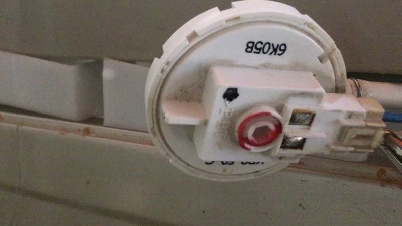 Cảm biến nước bị lỗi