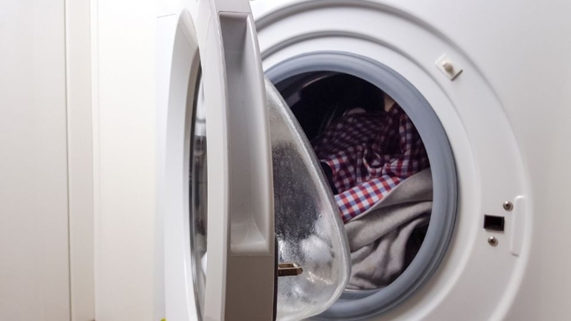 Người dùng sử dụng máy giặt không đúng cách