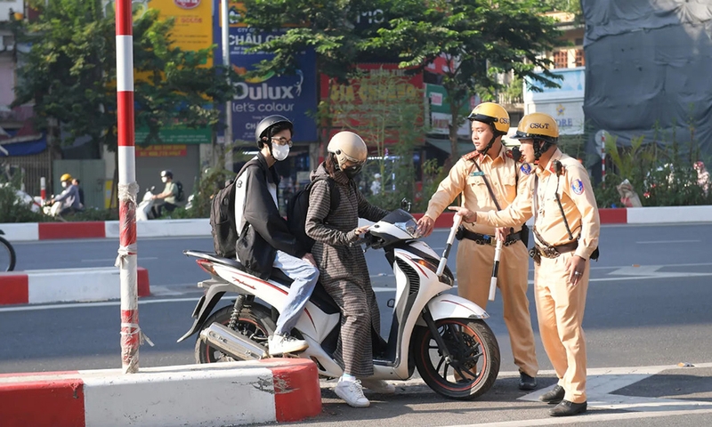 Lỗi đi vào đường cấm - 04