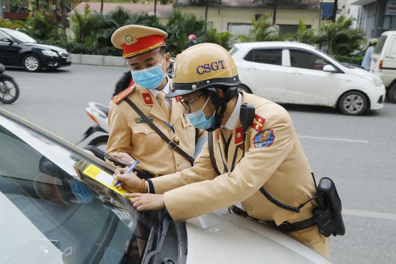 Lỗi dừng xe ô tô nơi có biển cấm đỗ (ảnh 5)