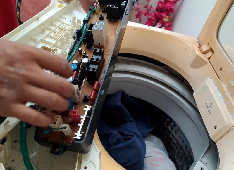 Lỗi F02 máy giặt Hitachi ảnh 2