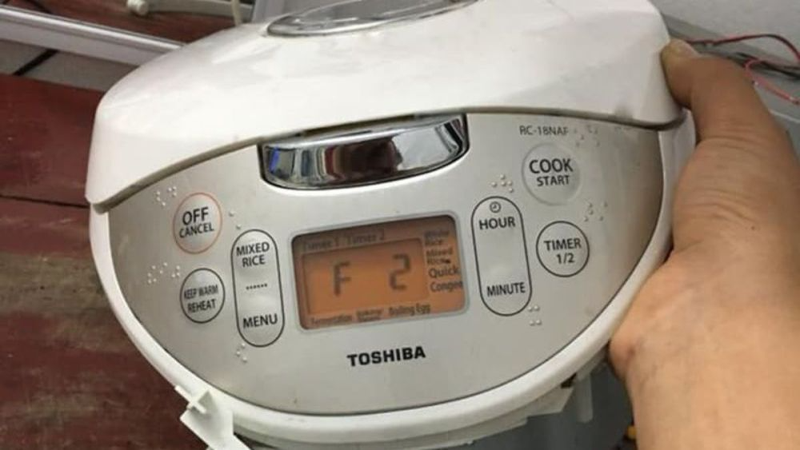 Lỗi F02 trên nồi cơm điện Toshiba