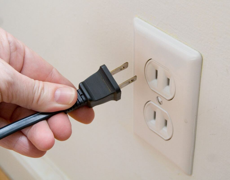 Rút phích cắm nguồn