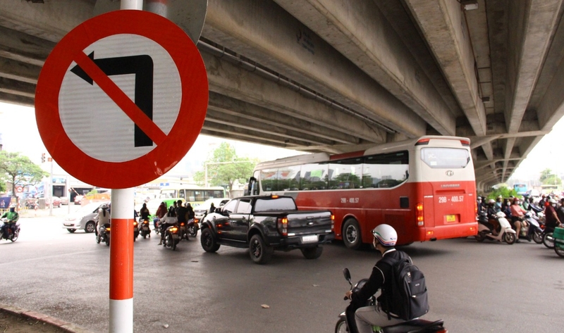 lỗi quay đầu xe nơi có biển cấm hình 3