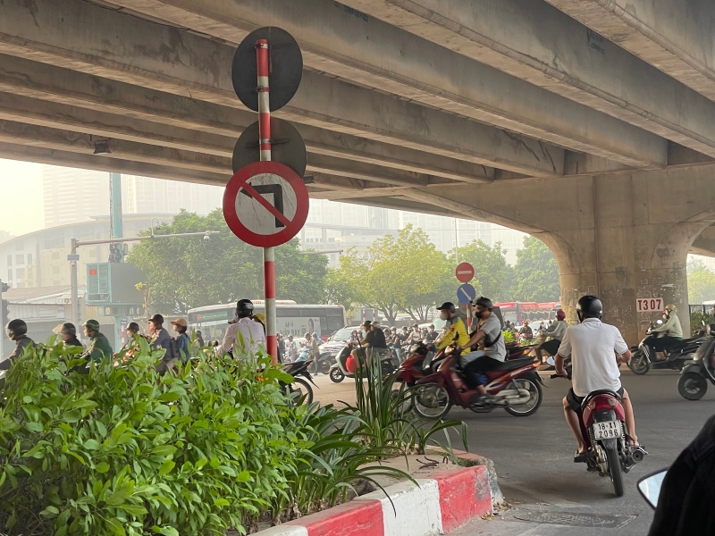 lỗi quay đầu xe nơi có biển cấm hình 4