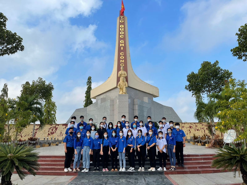 tưởng niệm, thăm viếng nghĩa trang liệt sĩ