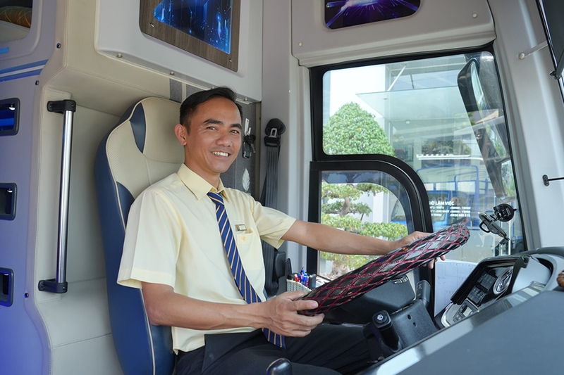 Long Vân limousine 11
