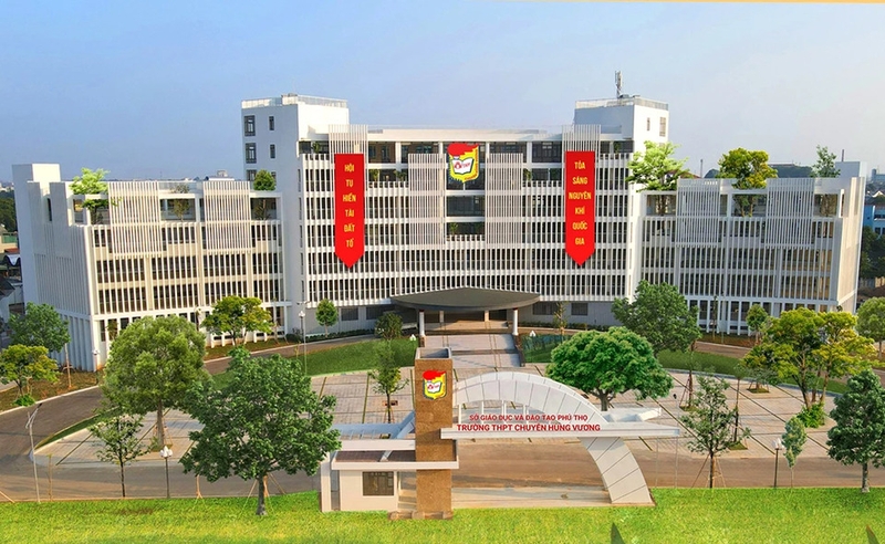 Của trường THPT Chuyên Hùng Vương