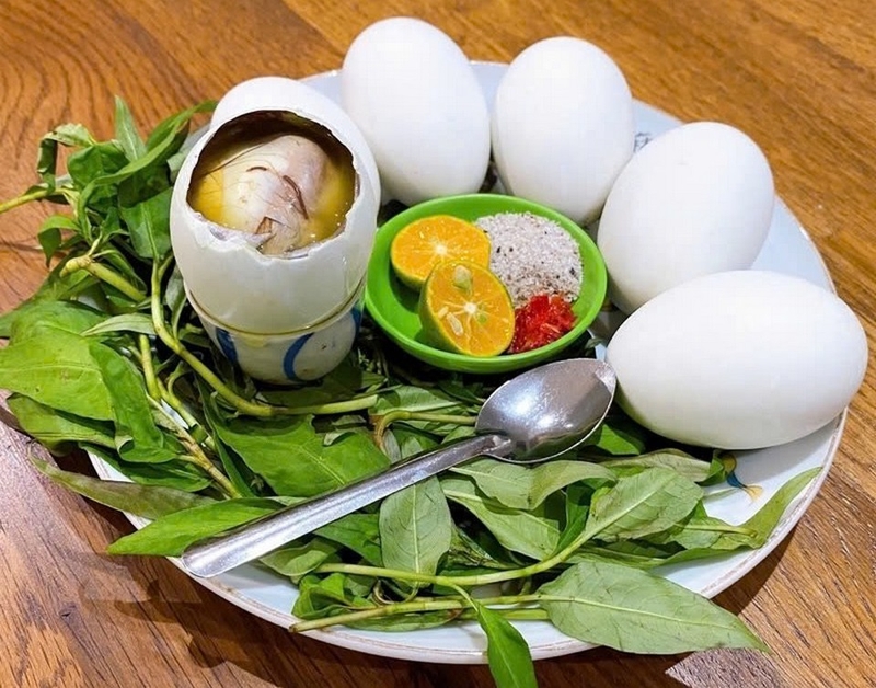 luộc trứng bằng nồi cơm điện ảnh 5