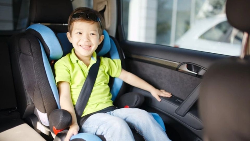 Thắt dây an toàn cho trẻ
