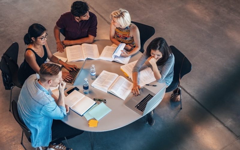 Tổ hợp M13 gồm các môn nào? Ngành nào?