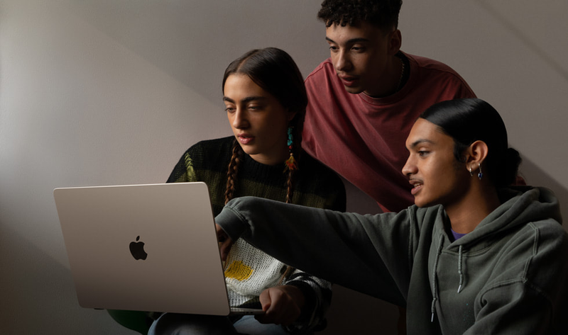 MacBook Air 19