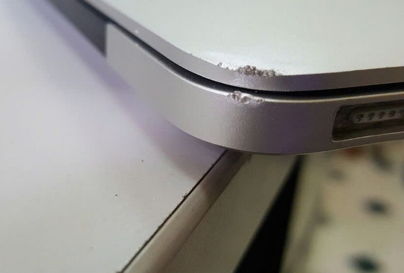 MacBook bị móp ảnh 2