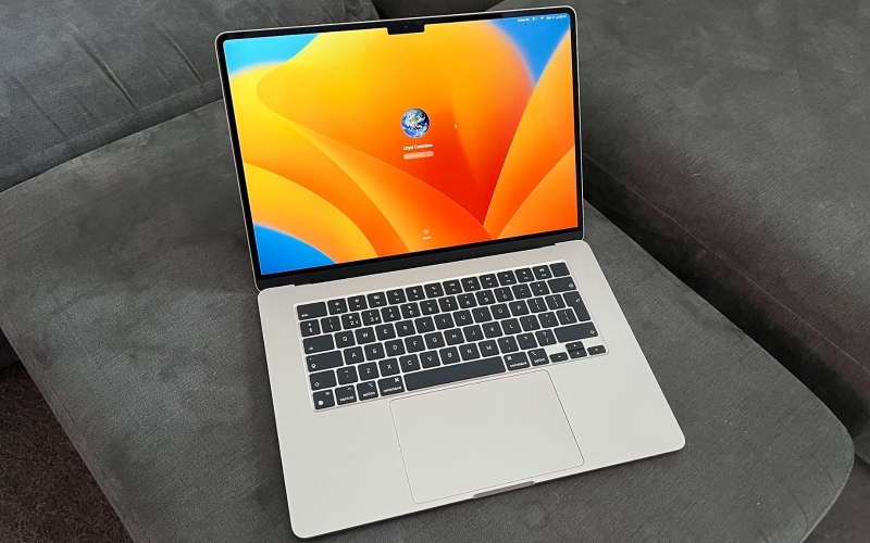 MacBook Air M2 15 inch - MacBook cho sinh viên thích màn hình lớn