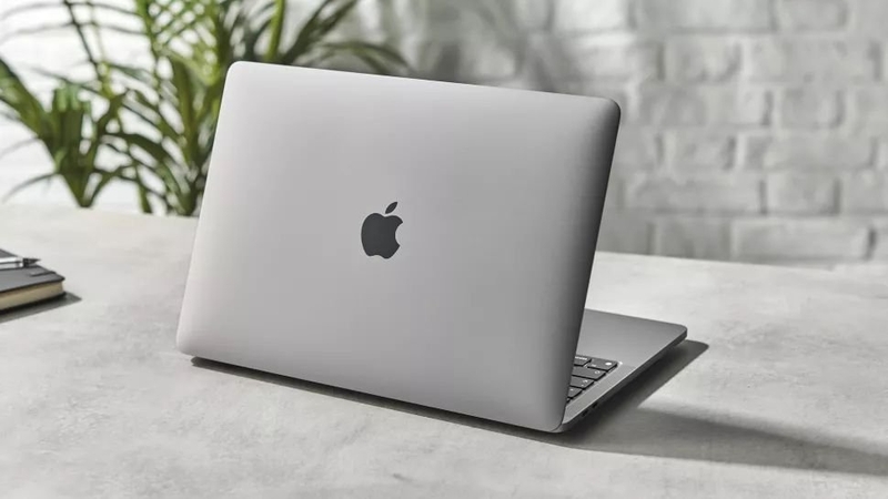 macbook màu bạc hình 2