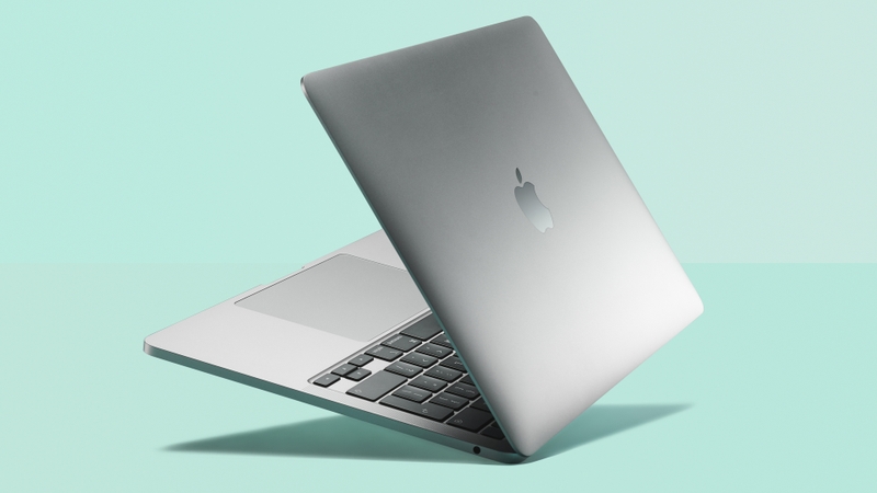 macbook màu bạc hình 7