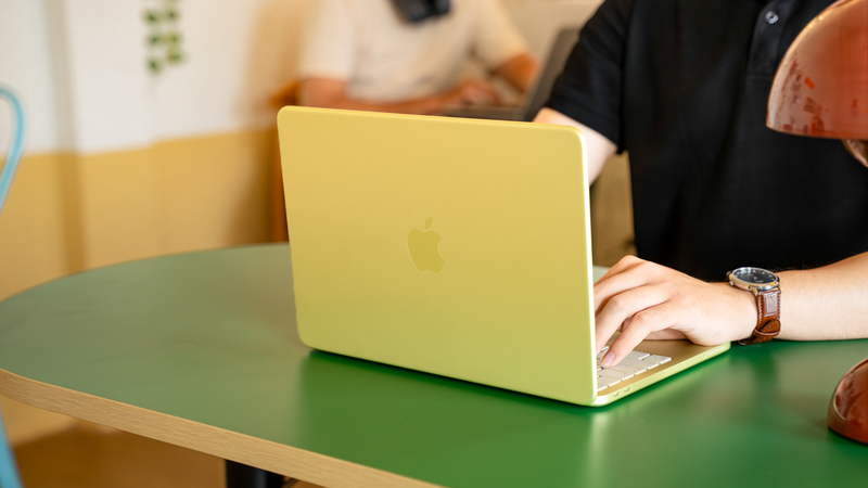 MacBook Neo có camera không 2