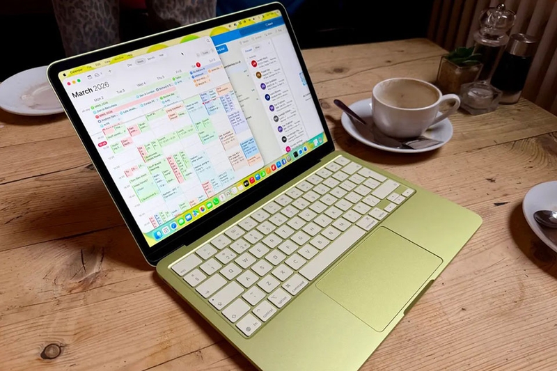 macbook-neo-mau-vang-chanh-phu-hop-voi-ai-d.jpg
