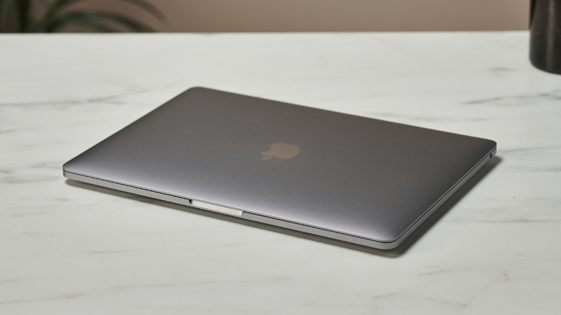 Có nên mua MacBook Pro M2 cũ ở thời điểm hiện tại?