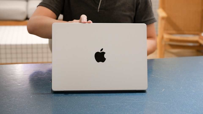 MacBook Pro M4 sở hữu dung lượng pin lớn