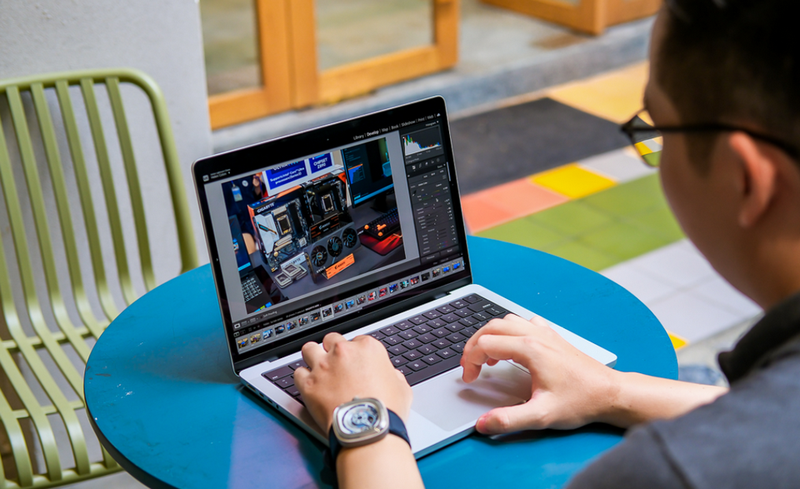 macbook-pro-m4-pin-dung-duoc-bao-lau-4.jpg