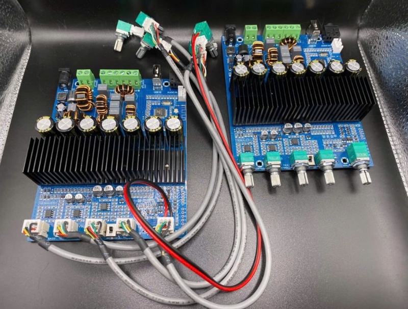 mach khuech dai am thanh hoat dong nhu the nao