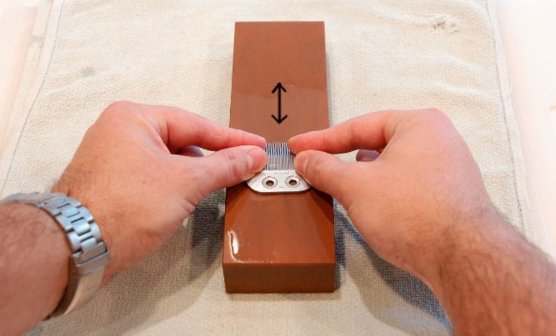 mài lưỡi tông đơ 4