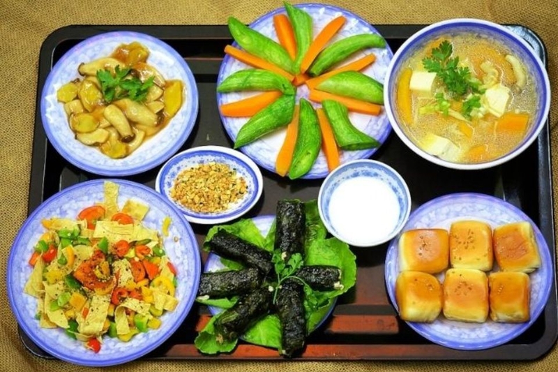 Mâm cơm chay đơn giản, gọn nhẹ