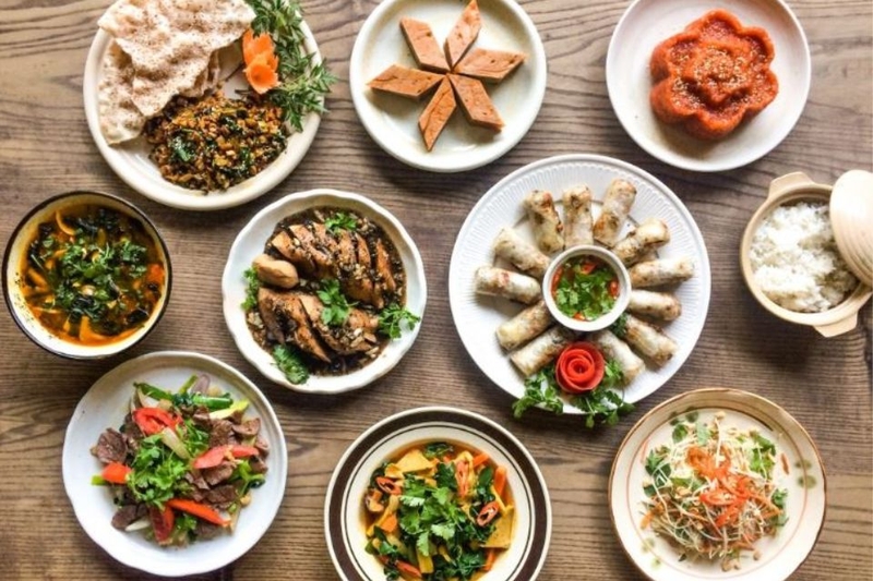 Mâm cơm chay đơn giản từ nấm