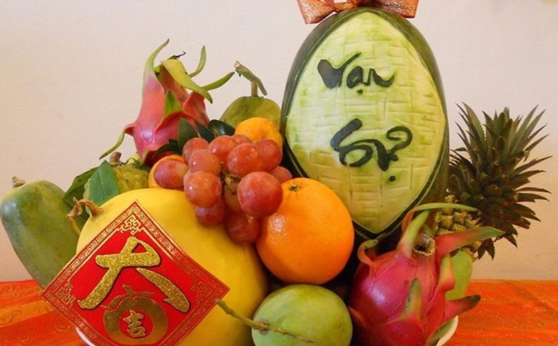 Phối hợp màu sắc hài hòa cho mâm quả