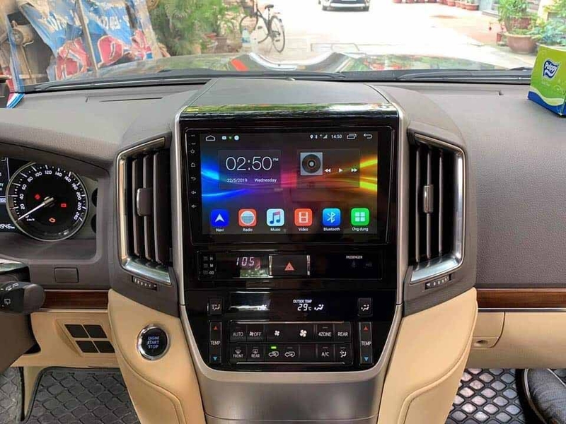 man hinh zestech cho xe toyota