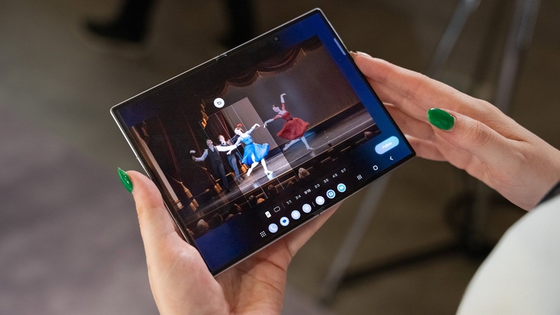 Cách hạn chế tác động lên màn hình Galaxy Z Fold8