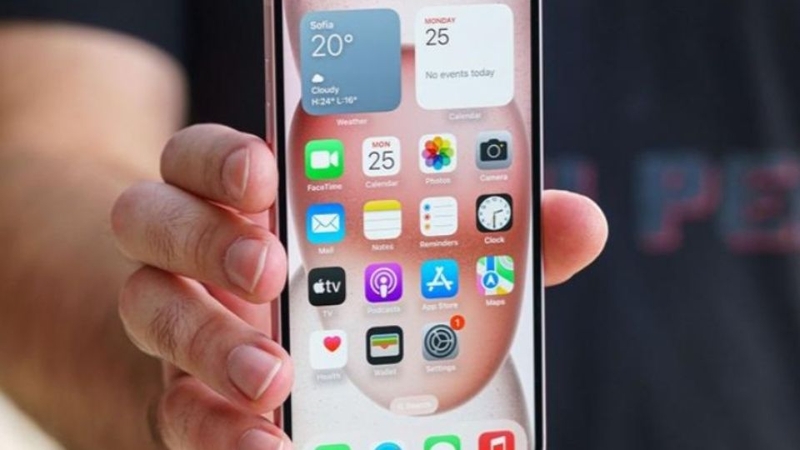 màn hình iPhone 16 Pro Max bị tối 4