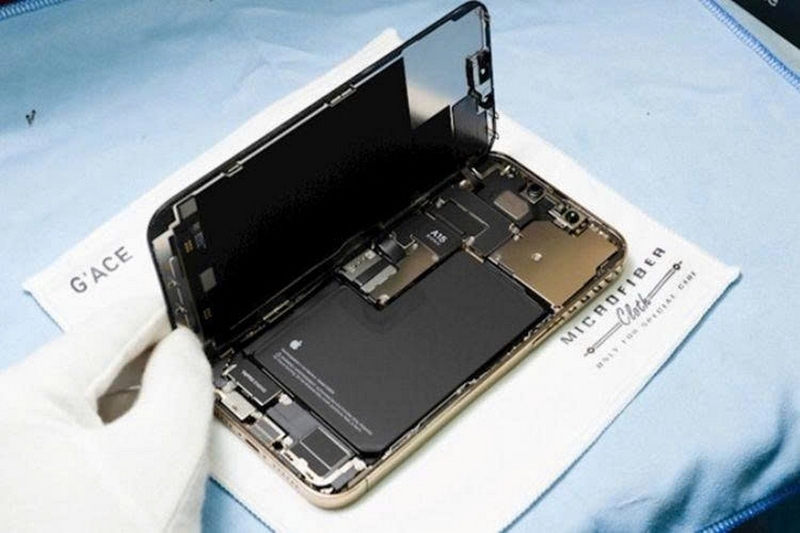màn hình iPhone bị ám vàng ảnh 2