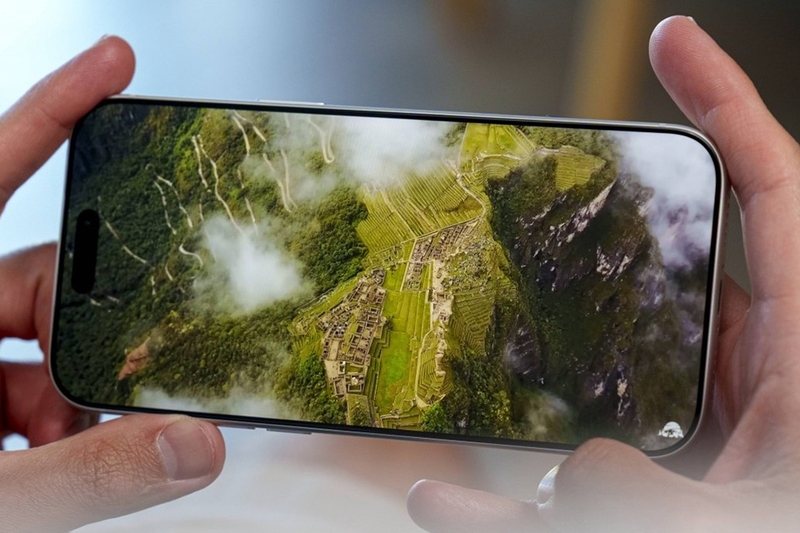 Màn hình không viền trên smartphone năm 2026 6