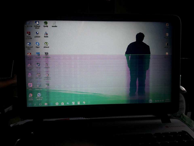 màn hình laptop bị sọc ngang nhấp nháy - 03