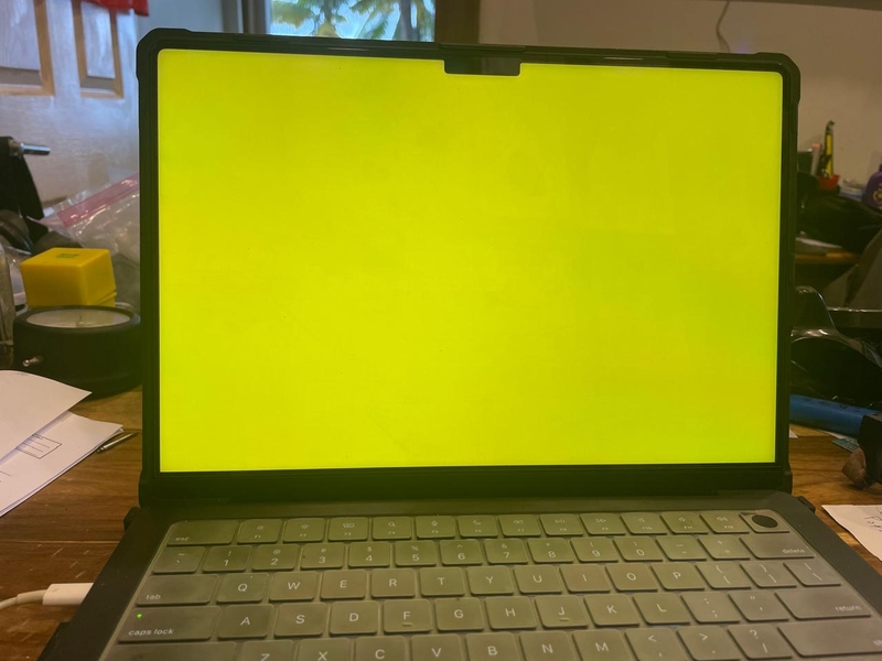 màn hình macbook bị ố vàng - Hình 3
